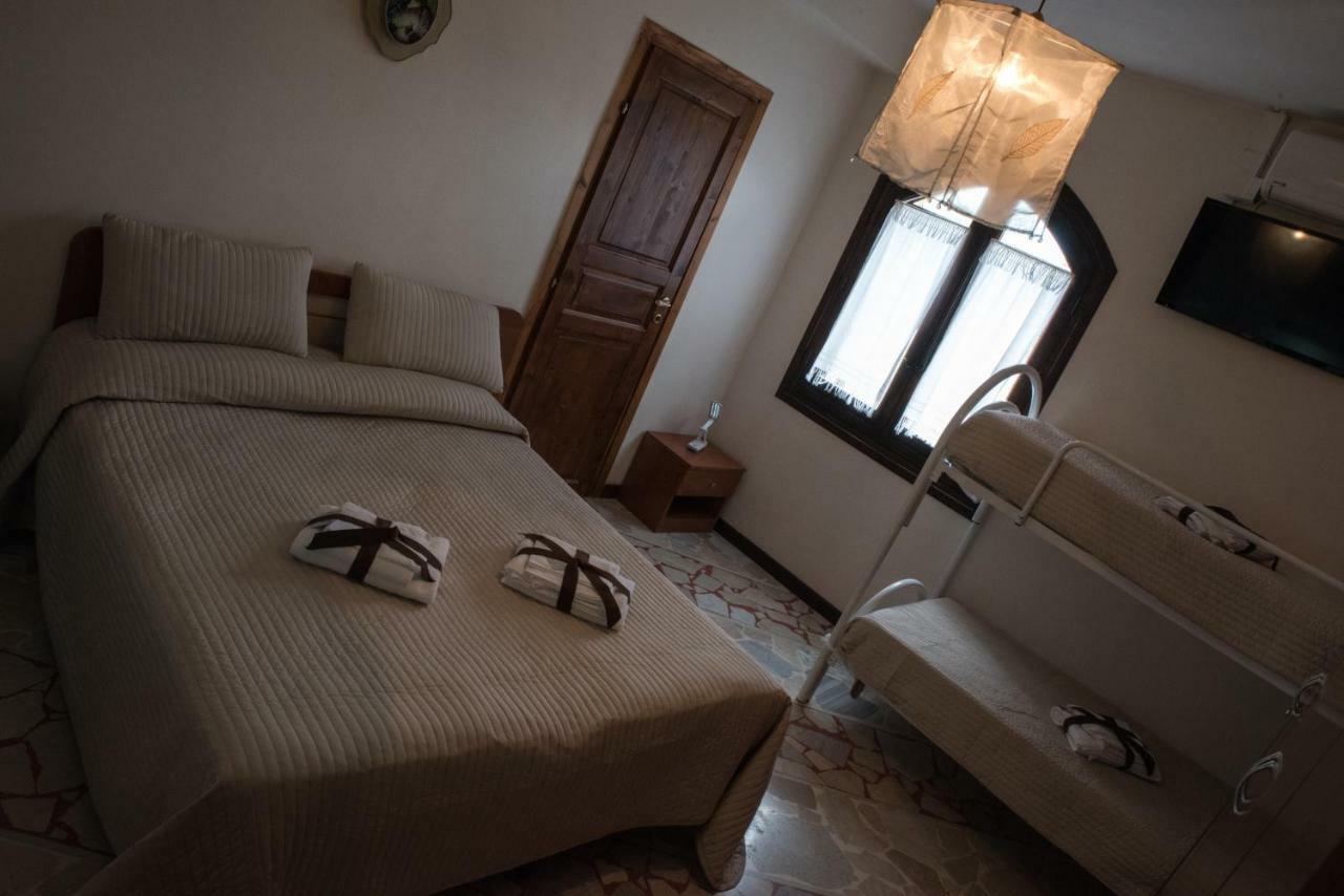 Castello Bed & Breakfast Valguarnera Caropepe Екстериор снимка
